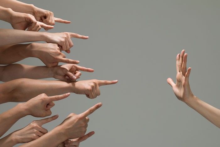 haende-finger-stopp.jpg