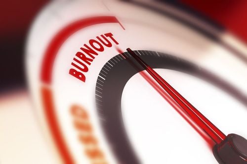 Psychische Burnout-Symptome: Ursachen finden und mentales Ungleichgewicht lösen