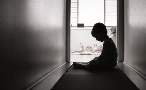 Ängste überwinden: So lernen Kinder mutig damit umzugehen