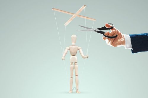 How can narcissism be healed and what challenges does it present?